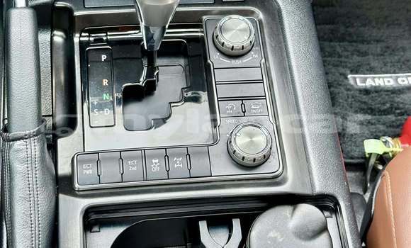 Buy Used Toyota Land Cruiser White Car in Thakhek in Khammouan Province Buy Used Toyota Land Cruiser White Car in Thakhek in Khammouan Province