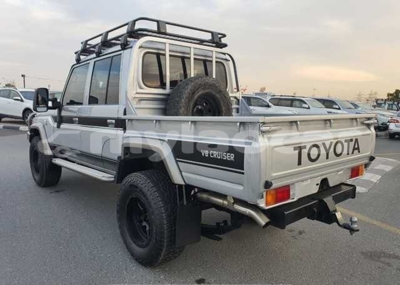 Big with watermark toyota land cruiser salavan province saravan 7309
