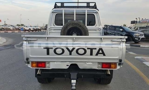 Buy Used Toyota Land Cruiser Silver Car in Saravan in Salavan Province Buy Used Toyota Land Cruiser Silver Car in Saravan in Salavan Province