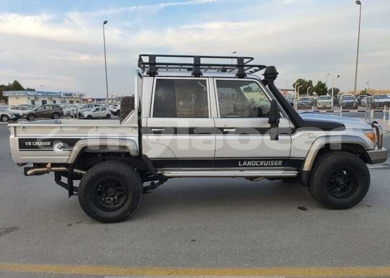 Big with watermark toyota land cruiser salavan province saravan 7309