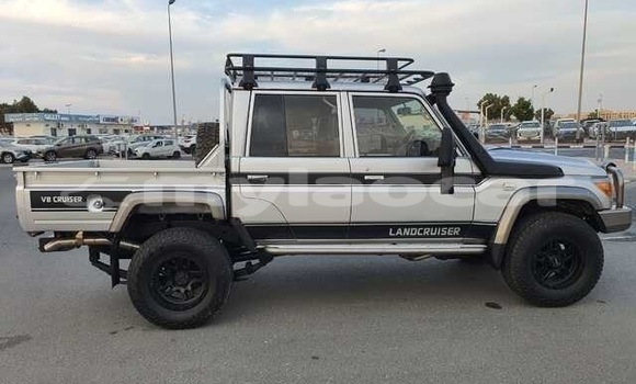 Buy Used Toyota Land Cruiser Silver Car in Saravan in Salavan Province Buy Used Toyota Land Cruiser Silver Car in Saravan in Salavan Province