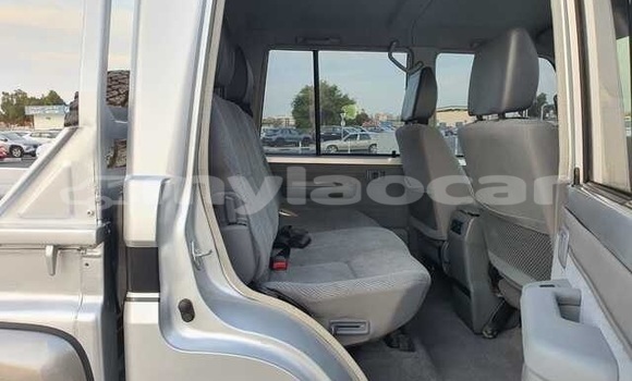 Buy Used Toyota Land Cruiser Silver Car in Saravan in Salavan Province Buy Used Toyota Land Cruiser Silver Car in Saravan in Salavan Province
