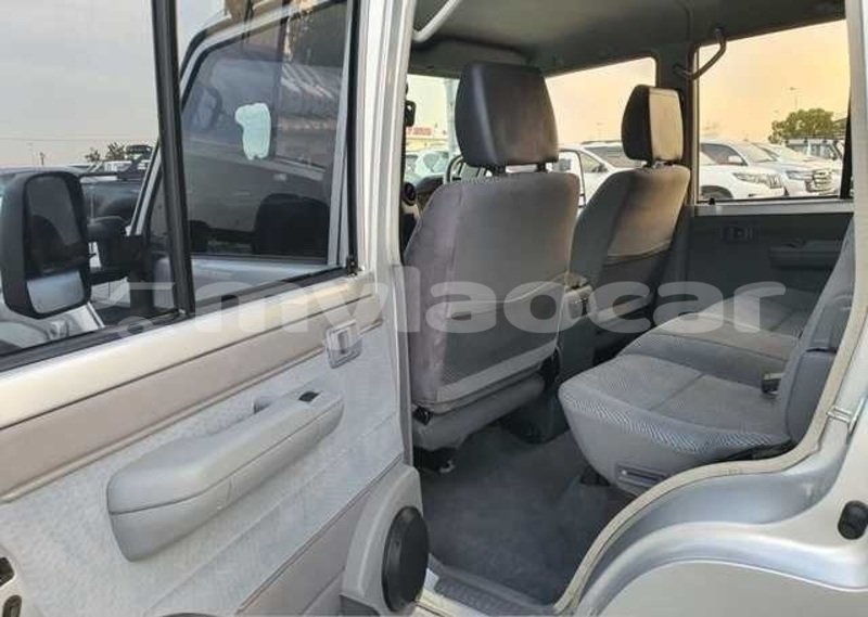 Big with watermark toyota land cruiser salavan province saravan 7309