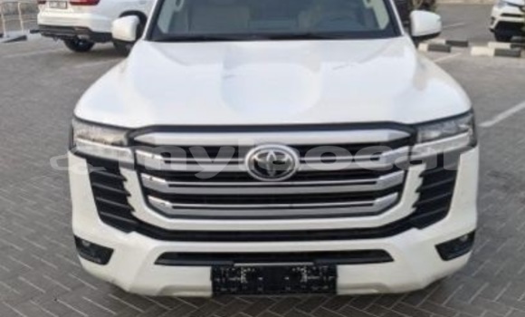 Buy Used Toyota Land Cruiser White Car in Vientiane in Vientiane Province