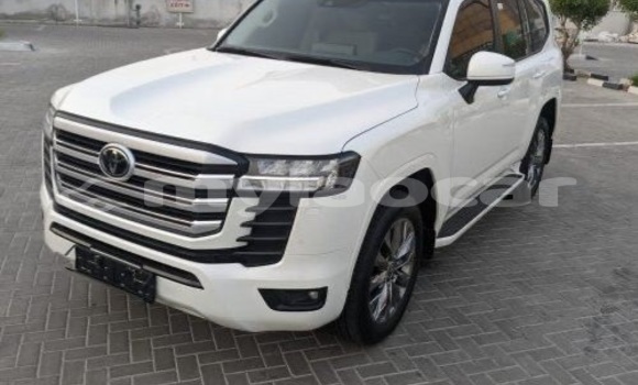 ຊື້ ໃຊ້ແລ້ວ Toyota Land Cruiser White ລົດ ໃນ Vientiane ໃນ Vientiane Province ຊື້ ໃຊ້ແລ້ວ Toyota Land Cruiser White ລົດ ໃນ Vientiane ໃນ Vientiane Province