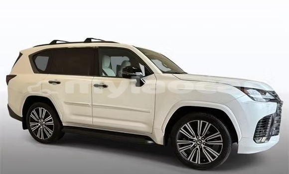 Buy Used Lexus LX White Car in Vientiane in Vientiane Province Buy Used Lexus LX White Car in Vientiane in Vientiane Province