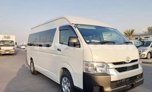 ຊື້ ໃຊ້ແລ້ວ Toyota Hiace White ລົດ ໃນ Vientiane ໃນ Vientiane Province ຊື້ ໃຊ້ແລ້ວ Toyota Hiace White ລົດ ໃນ Vientiane ໃນ Vientiane Province