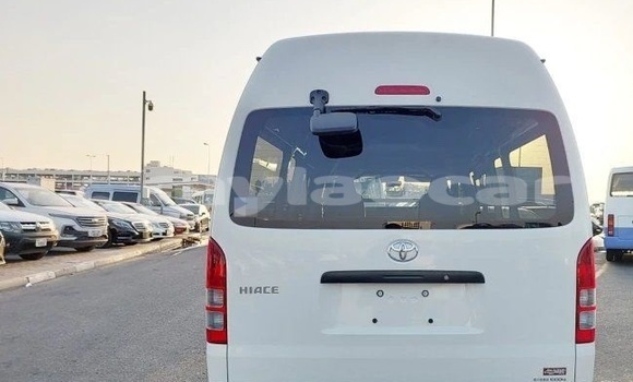 ຊື້ ໃຊ້ແລ້ວ Toyota Hiace White ລົດ ໃນ Vientiane ໃນ Vientiane Province ຊື້ ໃຊ້ແລ້ວ Toyota Hiace White ລົດ ໃນ Vientiane ໃນ Vientiane Province