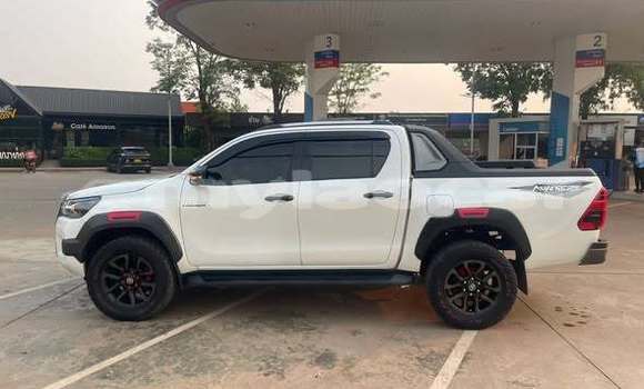 Buy Used Toyota Hiluxe Revo Other Car in Vientiane in Vientiane Province Buy Used Toyota Hiluxe Revo Other Car in Vientiane in Vientiane Province