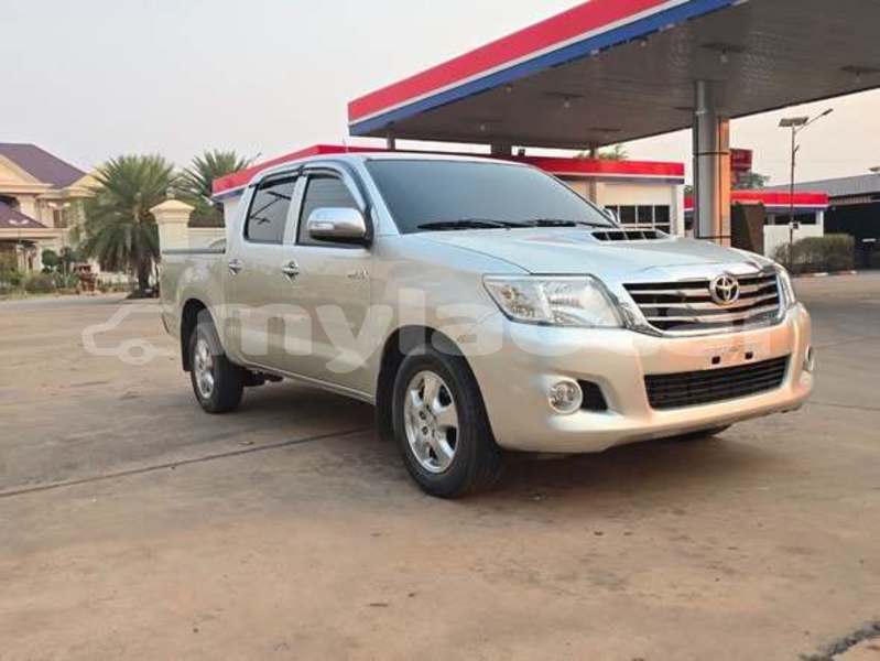 Big with watermark toyota vigo vientiane province vientiane 7343