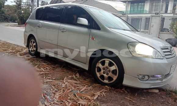 Buy Used Toyota Ipsum Silver Car in Vientiane in Vientiane Province Buy Used Toyota Ipsum Silver Car in Vientiane in Vientiane Province