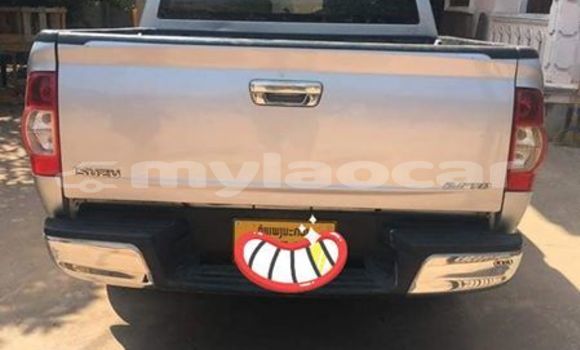 Buy Used Isuzu D–MAX Silver Car in Vientiane in Vientiane Province Buy Used Isuzu D–MAX Silver Car in Vientiane in Vientiane Province