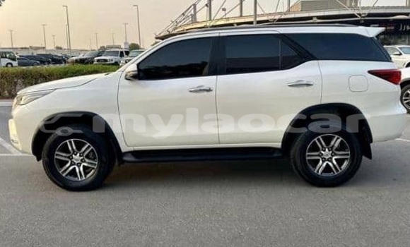Buy Used Toyota Fortuner White Car in Vientiane in Vientiane Province Buy Used Toyota Fortuner White Car in Vientiane in Vientiane Province