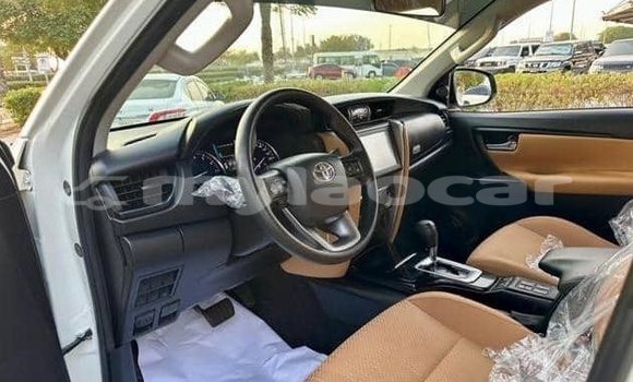 Buy Used Toyota Fortuner White Car in Vientiane in Vientiane Province Buy Used Toyota Fortuner White Car in Vientiane in Vientiane Province