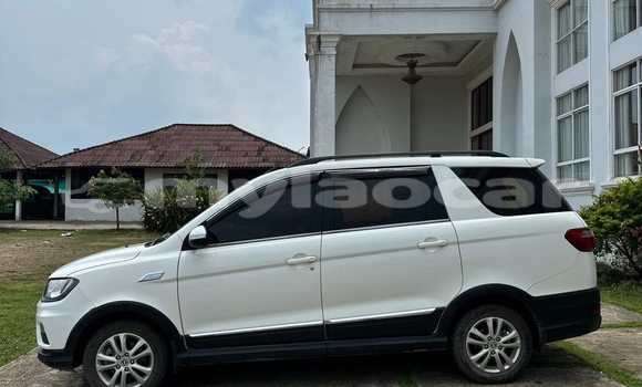 Buy Used Mercedes-Benz GLE White Car in Vientiane in Vientiane Province Buy Used Mercedes-Benz GLE White Car in Vientiane in Vientiane Province