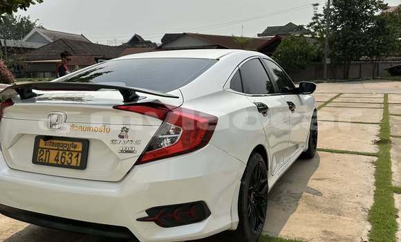 Buy Used Honda Civic White Car in Vientiane in Vientiane Province Buy Used Honda Civic White Car in Vientiane in Vientiane Province