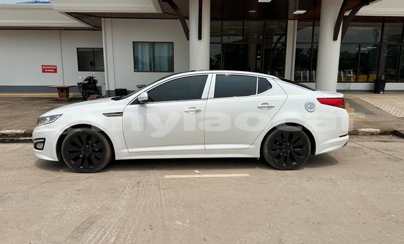 Buy Used Kia K5 White Car in Vientiane in Vientiane Province Buy Used Kia K5 White Car in Vientiane in Vientiane Province