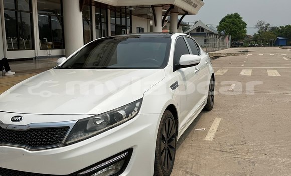 Buy Used Kia K5 White Car in Vientiane in Vientiane Province Buy Used Kia K5 White Car in Vientiane in Vientiane Province