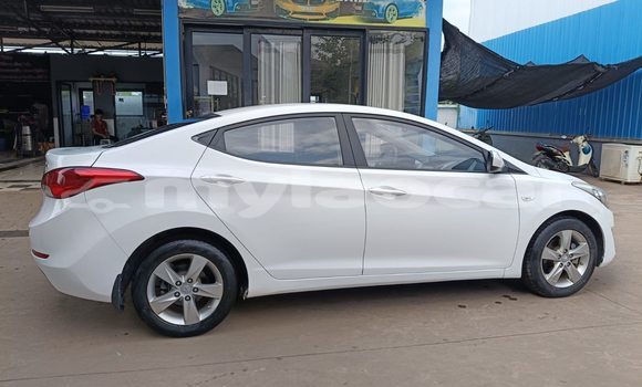 Buy Used Hyundai Elantra White Car in Vientiane in Vientiane Province Buy Used Hyundai Elantra White Car in Vientiane in Vientiane Province