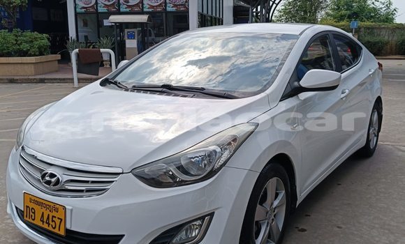 Buy Used Hyundai Elantra White Car in Vientiane in Vientiane Province Buy Used Hyundai Elantra White Car in Vientiane in Vientiane Province