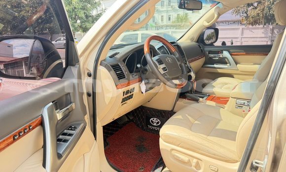 Buy Used Toyota Land Cruiser Other Car in Vientiane in Vientiane Province Buy Used Toyota Land Cruiser Other Car in Vientiane in Vientiane Province