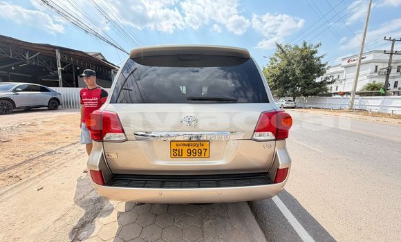 Buy Used Toyota Land Cruiser Other Car in Vientiane in Vientiane Province Buy Used Toyota Land Cruiser Other Car in Vientiane in Vientiane Province