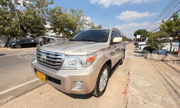Buy Used Toyota Land Cruiser Other Car in Vientiane in Vientiane Province Buy Used Toyota Land Cruiser Other Car in Vientiane in Vientiane Province