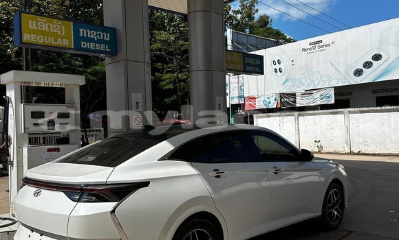 Buy Used Volkswagen Beetle White Car in Vientiane in Vientiane Province