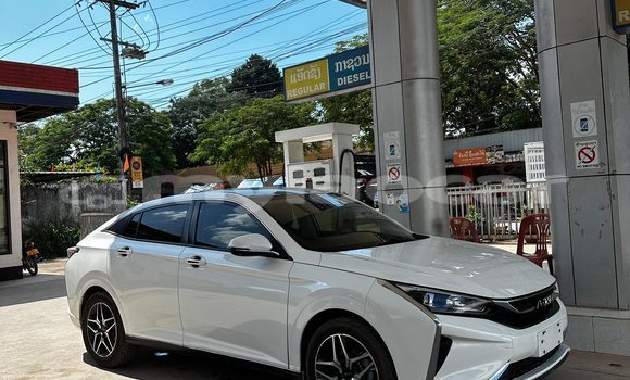 Buy Used Volkswagen Beetle White Car in Vientiane in Vientiane Province Buy Used Volkswagen Beetle White Car in Vientiane in Vientiane Province