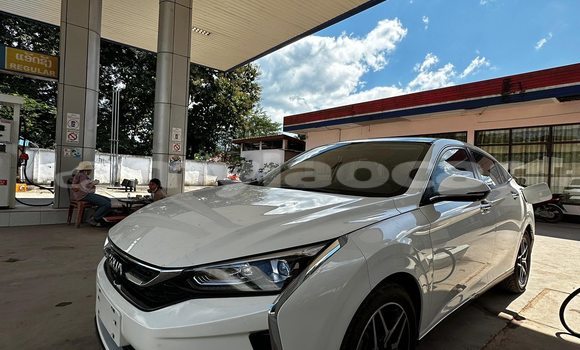 Buy Used Volkswagen Beetle White Car in Vientiane in Vientiane Province Buy Used Volkswagen Beetle White Car in Vientiane in Vientiane Province