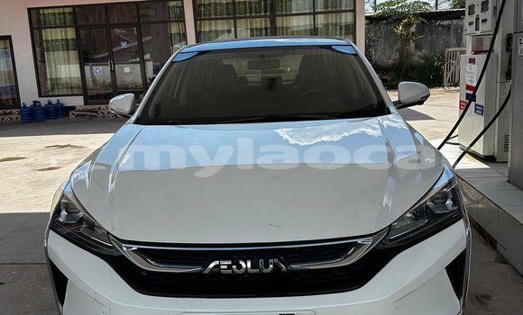 Buy Used Volkswagen Beetle White Car in Vientiane in Vientiane Province Buy Used Volkswagen Beetle White Car in Vientiane in Vientiane Province