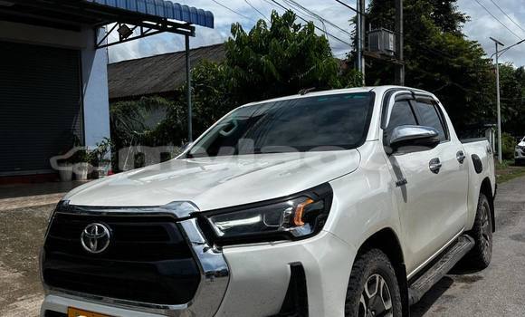 Buy Used Toyota Hilux White Car in Vientiane in Vientiane Province Buy Used Toyota Hilux White Car in Vientiane in Vientiane Province
