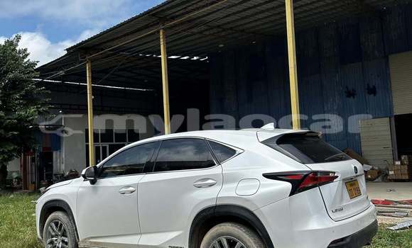 Buy Used Lexus RX 350 White Car in Vientiane in Vientiane Province Buy Used Lexus RX 350 White Car in Vientiane in Vientiane Province