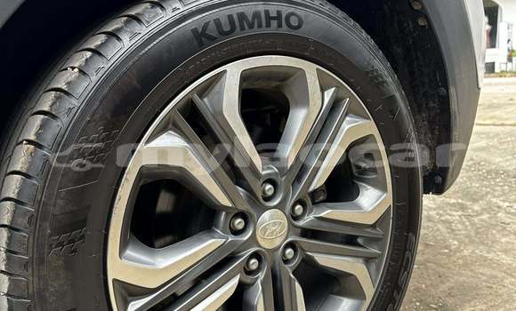 Buy Used Hyundai Tucson White Car in Vientiane in Vientiane Province Buy Used Hyundai Tucson White Car in Vientiane in Vientiane Province