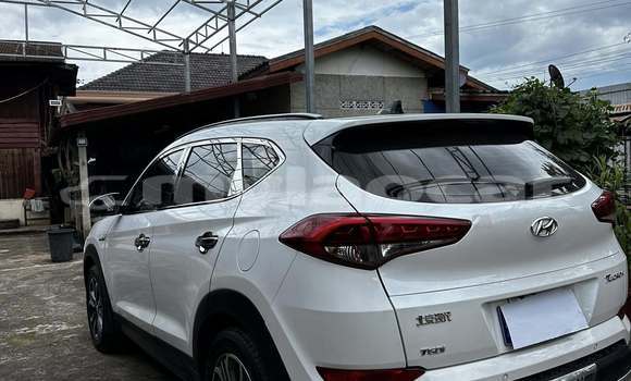 Buy Used Hyundai Tucson White Car in Vientiane in Vientiane Province Buy Used Hyundai Tucson White Car in Vientiane in Vientiane Province