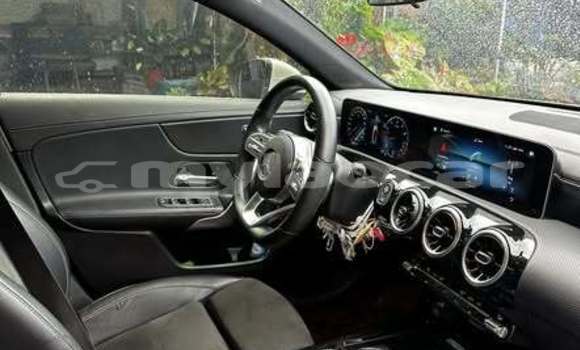 Buy Used Mercedes-Benz C–Class White Car in Vientiane in Vientiane Province Buy Used Mercedes-Benz C–Class White Car in Vientiane in Vientiane Province