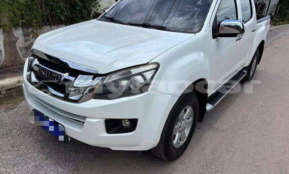 Buy Used Isuzu D–MAX White Car in Vientiane in Vientiane Province