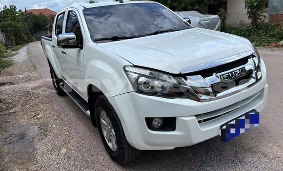Buy Used Isuzu D–MAX White Car in Vientiane in Vientiane Province Buy Used Isuzu D–MAX White Car in Vientiane in Vientiane Province