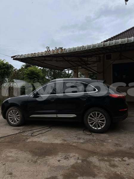 Big with watermark porsche cayenne vientiane province vientiane 7386