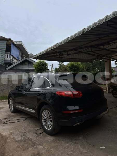 Big with watermark porsche cayenne vientiane province vientiane 7386