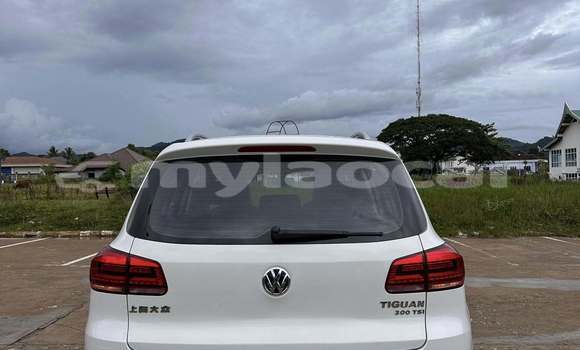 Buy Used Volkswagen Caddy White Car in Vientiane in Vientiane Province Buy Used Volkswagen Caddy White Car in Vientiane in Vientiane Province