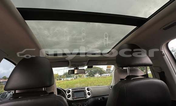 Buy Used Volkswagen Caddy White Car in Vientiane in Vientiane Province Buy Used Volkswagen Caddy White Car in Vientiane in Vientiane Province