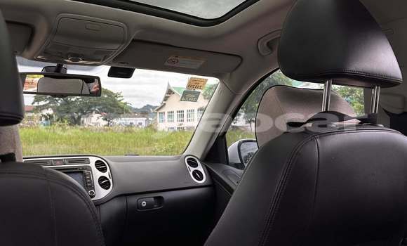 Buy Used Volkswagen Caddy White Car in Vientiane in Vientiane Province Buy Used Volkswagen Caddy White Car in Vientiane in Vientiane Province