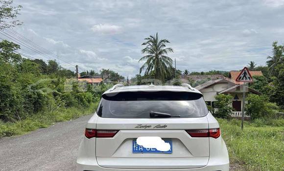 Buy Used Honda HR–V White Car in Vientiane in Vientiane Province Buy Used Honda HR–V White Car in Vientiane in Vientiane Province