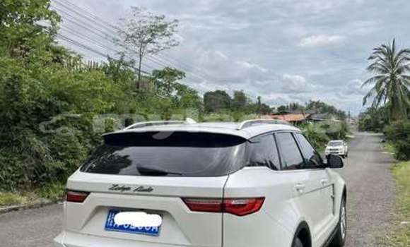 Buy Used Honda HR–V White Car in Vientiane in Vientiane Province Buy Used Honda HR–V White Car in Vientiane in Vientiane Province