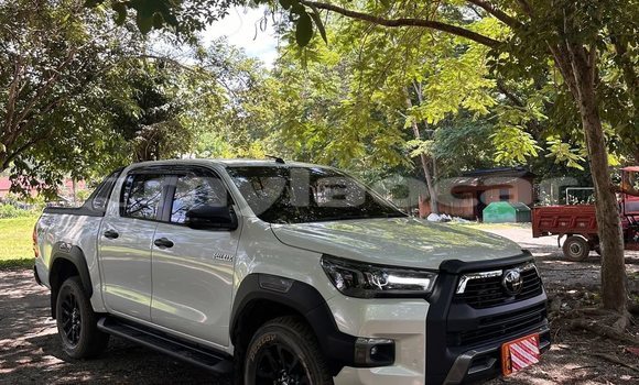 Buy Used Isuzu D–MAX White Car in Vientiane in Vientiane Province Buy Used Isuzu D–MAX White Car in Vientiane in Vientiane Province