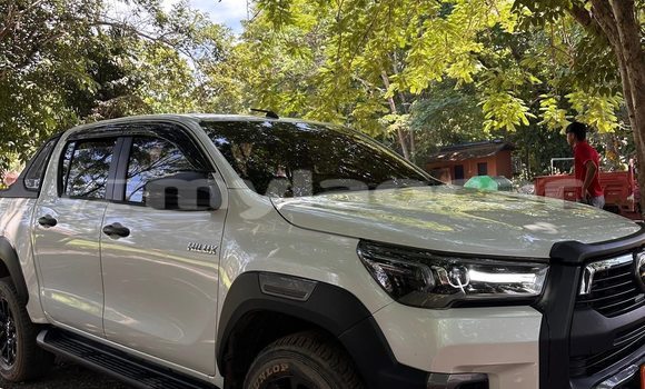 Buy Used Isuzu D–MAX White Car in Vientiane in Vientiane Province Buy Used Isuzu D–MAX White Car in Vientiane in Vientiane Province