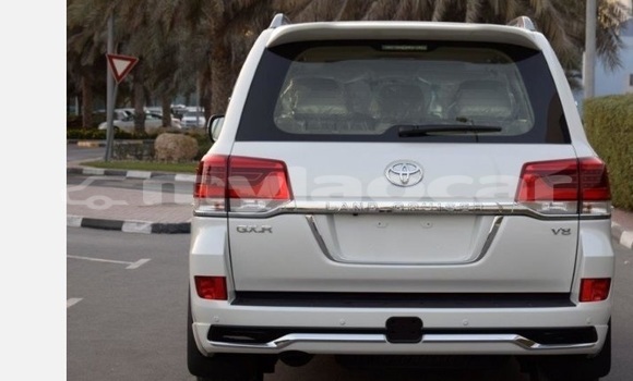 Acheter Occasion Voiture Toyota Land Cruiser Blanc à Vientiane, Vientiane Province Acheter Occasion Voiture Toyota Land Cruiser Blanc à Vientiane, Vientiane Province