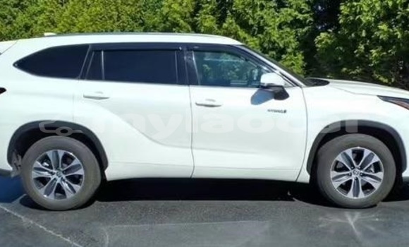 Acheter Occasion Voiture Toyota Highlander Blanc à Vientiane, Vientiane Province Acheter Occasion Voiture Toyota Highlander Blanc à Vientiane, Vientiane Province