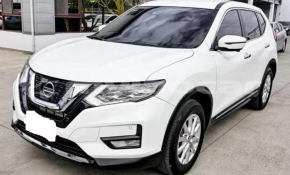 Buy Used Nissan X–Trail White Car in Vientiane in Vientiane Province